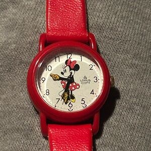 ❤️Vintage Lorus mini mouse watch
Nice vintage condition 
Needs battery